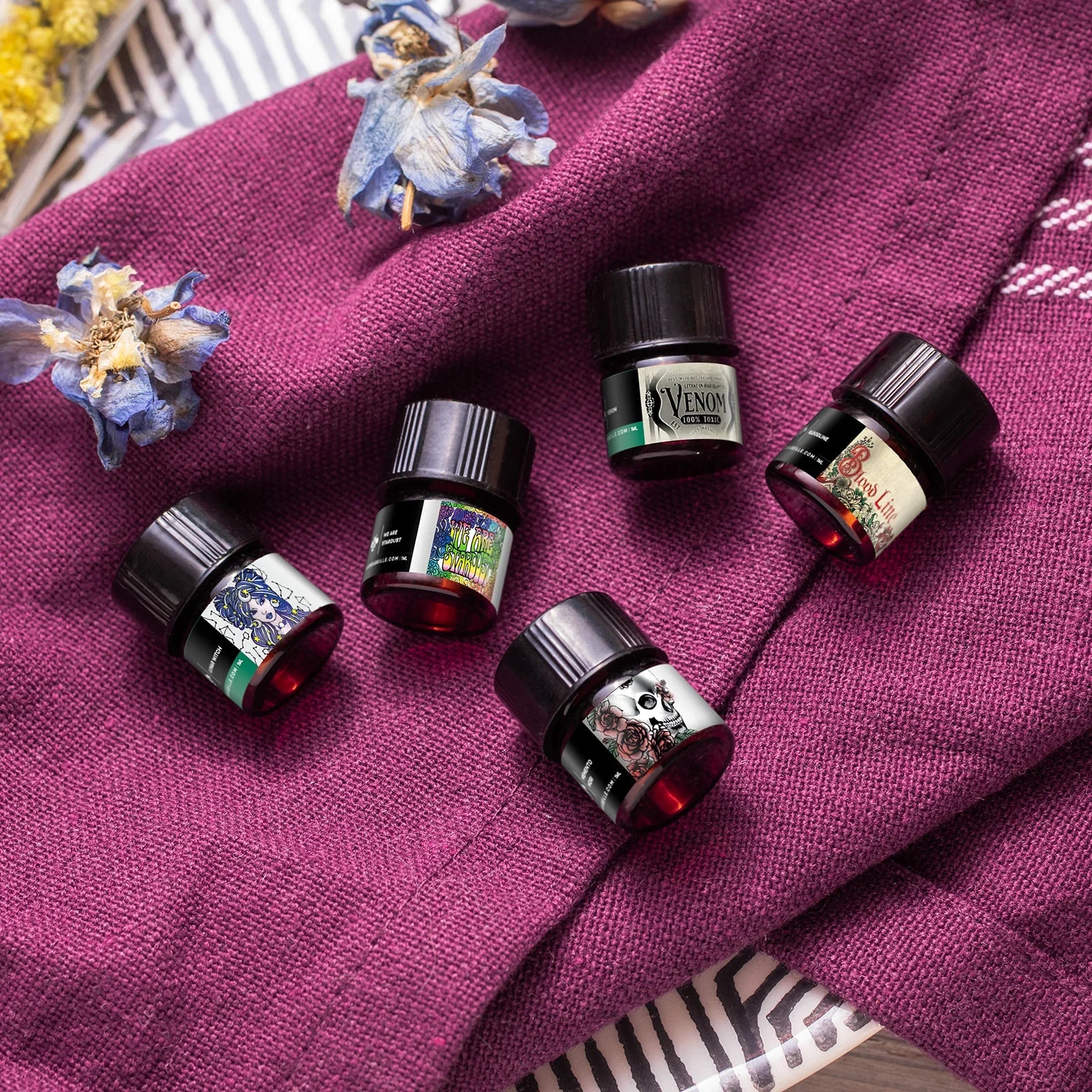 Set of five Hippie Store 1ml sample vials